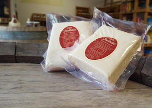 Photo n°6 de Le marché du p'tit Léo à Saint-Léger-des-Vignes (Épicerie)