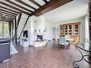 Photo n°29 de Weelodge Jouy Le Moutier Transaction et Gestion immobilière. à Jouy-le-Moutier (Agence immobilière)