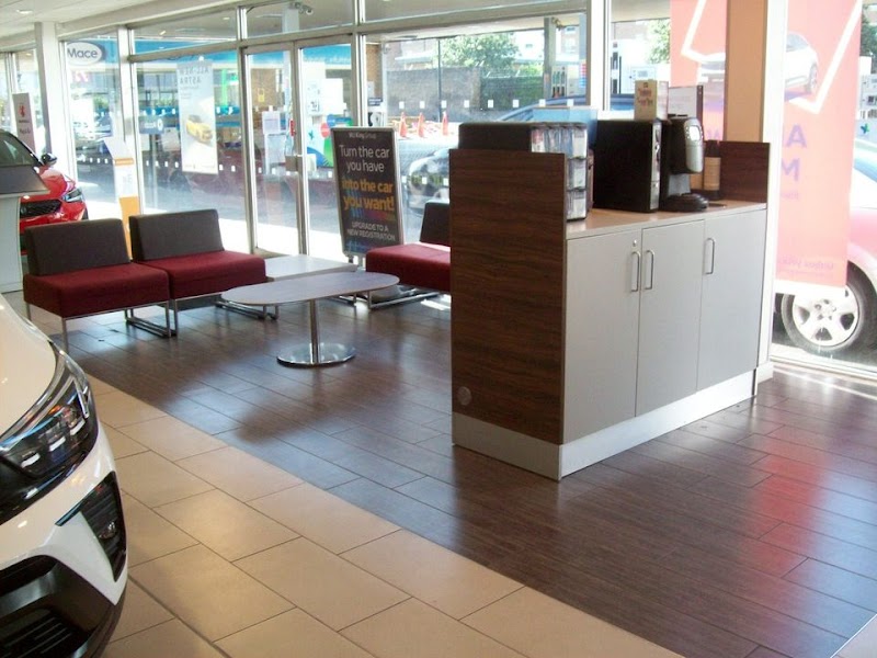 Vauxhall W J King Garages Woolwich photo 2