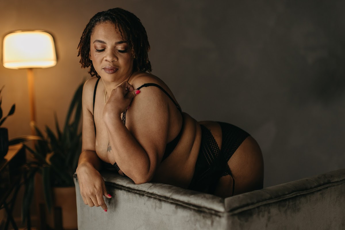 Good Bodies portfolio — boudoir photography sample 5