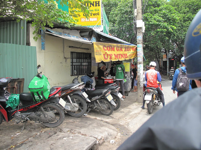 Cơm Gà Xối Mỡ Út Minh