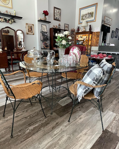 Counting Stars Vintage & Antiques, LLC - Thumbnail
