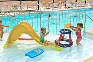 Photo n°61 de Camping Sandaya L'Anse du Brick à Maupertus-sur-Mer (Terrain pour camping-cars)