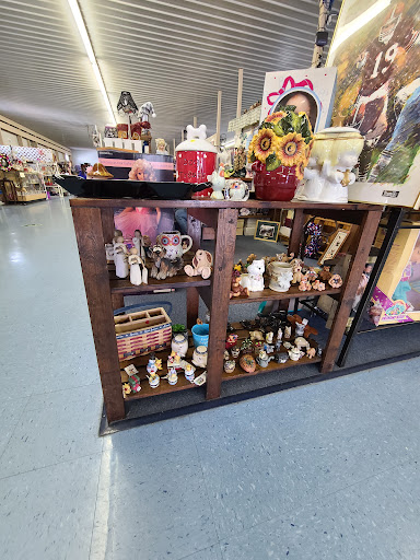 Jamie's Flea Market - Thumbnail