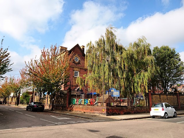 Queen's Manor Primary School