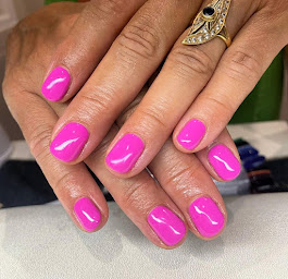 Photo n°7 de Institut Aurore à Hyères (Salon de manucure)