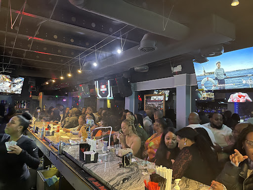 Levels Bar and Grill Logo