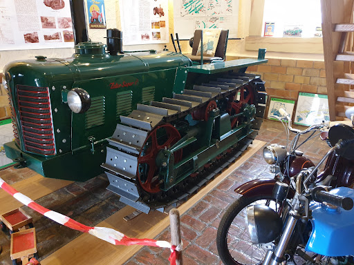Traktorenmuseum - Visual