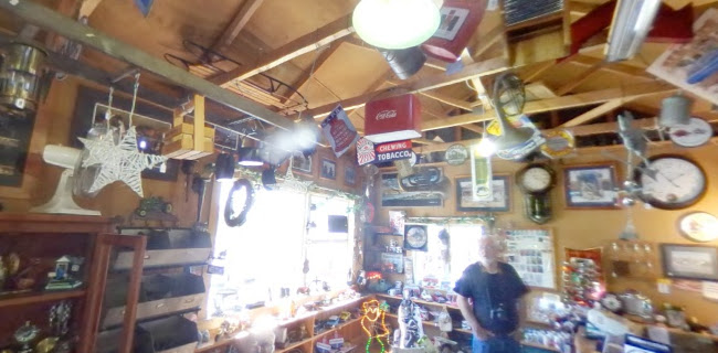 Three Creeks, Vintage Garage Decor