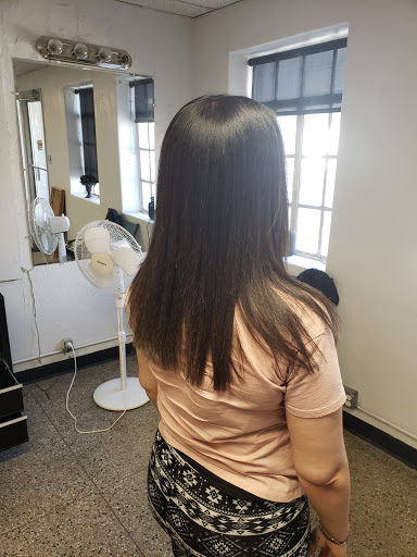 Main Hair Salon Logo