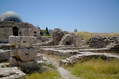 Photos of Umayyad Monumental Gateway