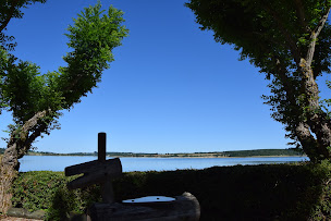 Photo n°98 de Camping BEAU RIVAGE : Camping Aveyron 4 étoiles avec piscine chauffée et accès direct au Lac de Pareloup à Salles-Curan (Lac ouvert à la baignade)