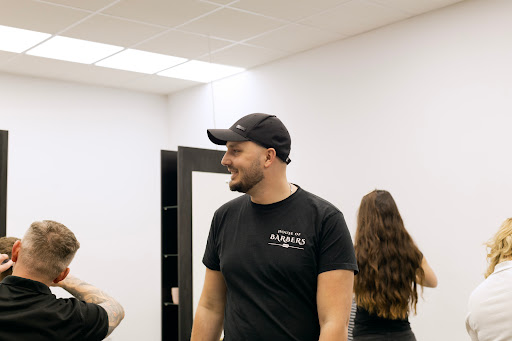 ACADEMY OF BARBERS | Szkolenie barberskie od podstaw | Warszawa