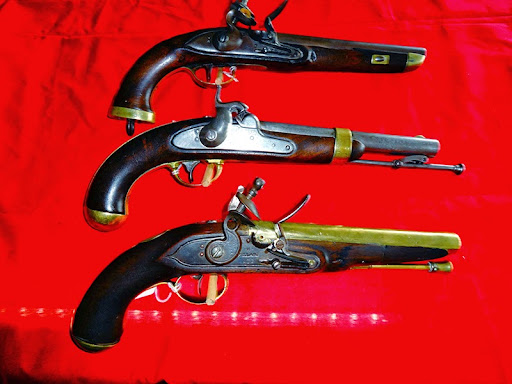 Antiques Unique - Visual