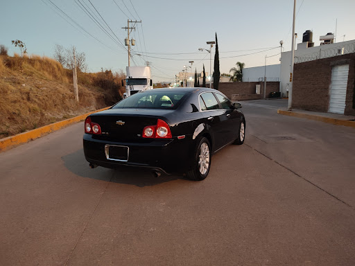 Auto lavado y detallado automotriz "Autobell Car Wash"