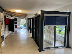 Photo n°28 de GAIF Sarl - Installation de Fenêtres, Stores, Volets Roulants et équipements de la maison. à Garches (Magasin de stores et de rideaux)