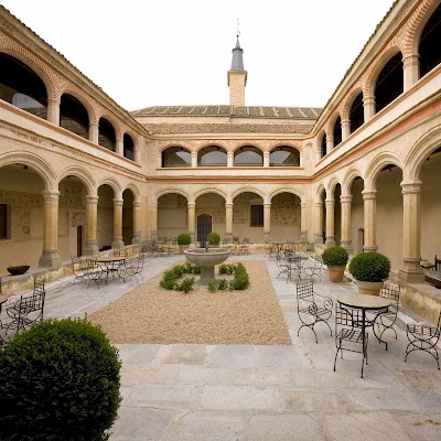 Photos of Hotel San Antonio El Real. Restaurante Claustro.