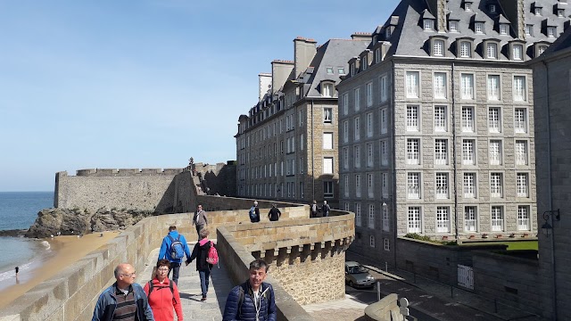 Phare Môle des Noires