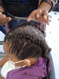 Photo n°13 de PAMPIBON coiffure mixte (femmes ,hommes,Enfants ) à Livry-Gargan (Salon de coiffure)