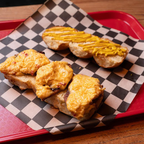 Lucky's 3 Star Bar by null