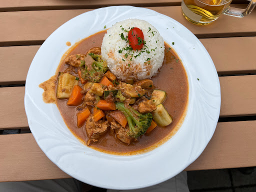 Ada's Buka - Visual