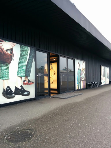 Prada Levanella - Visual