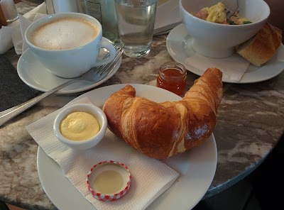Photos of Caf&eacute; Ma&icirc;tre and P&acirc;tisserie