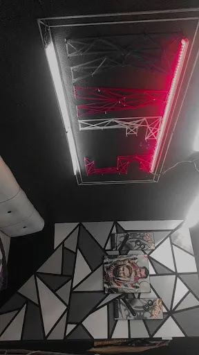 Raf's Barber - Visual