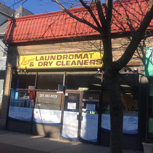 Wash And Go Laundromat