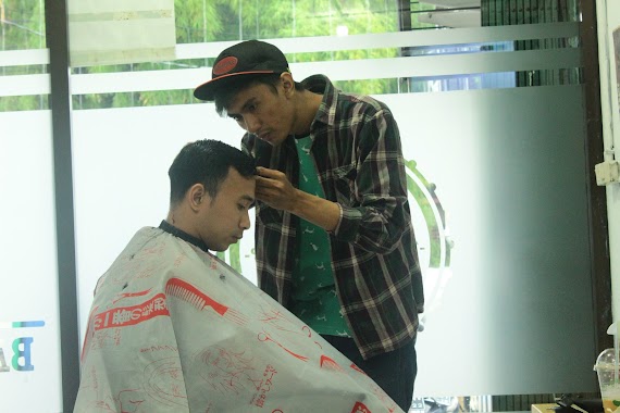 WHO Barbershop, Author: Wahyu Hidayat