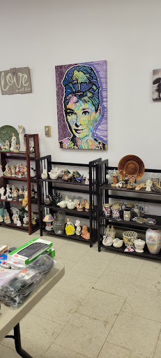 MeeShell's Resale Shop Gallery - United States