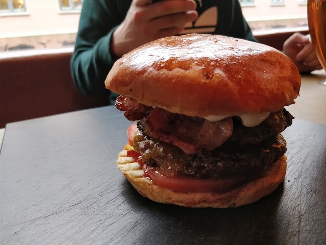 Molotov - Burger & Cocktails