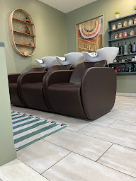 Photo n°11 de NOLA'JENN-COIFFEUR SAINT GILDAS de RHUYS- Sans RV Arzon- Sarzeau - Coloration minérale ,Végétale à Saint-Gildas-de-Rhuys (Salon de coiffure)