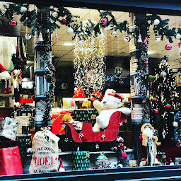 Photo n°13 de Tout Pour Les Fêtes à Nantes (Magasin de feux d'artifice)