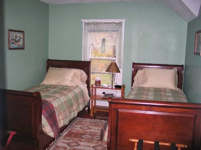 Three Oaks Guest Inn