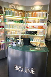 Photo n°4 de Jean Claude Biguine à Paris (Salon de coiffure)