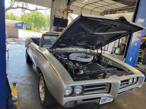 Bubba's Garage - Visual