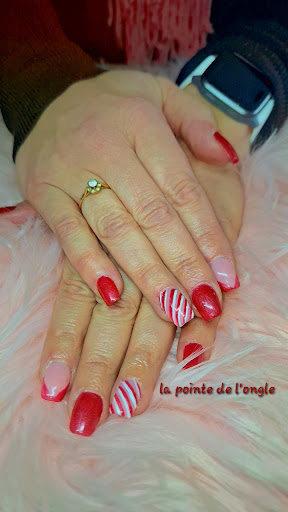 La pointe de l'ongle