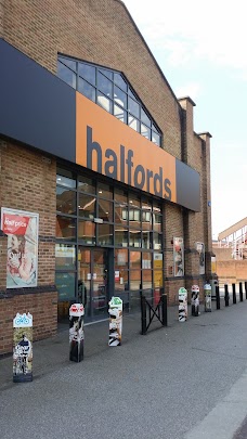 Halfords london