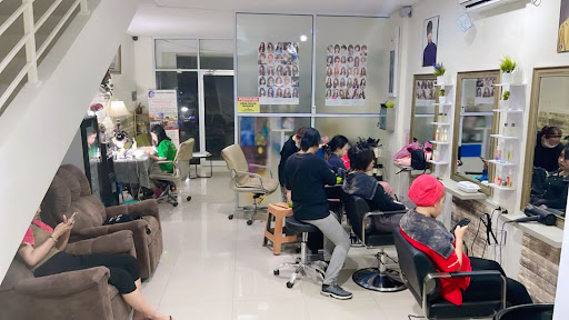 FENINA SALON & REFLEXOLOGY JABABEKA CIKARANG