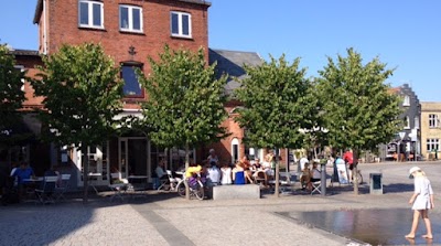 Photos of Buur - Items & Clothing - Coffee