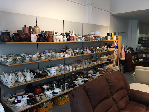 Henrys Umzüge und Haushaltsauflösungen, Möbel An- und Verkauf