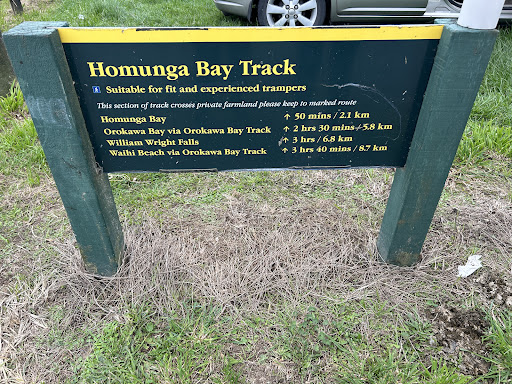 Homunga bay track car park - Thumbnail