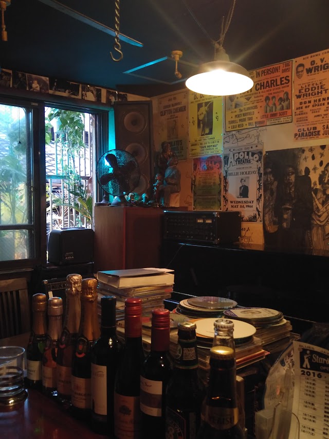 Bar stardust club