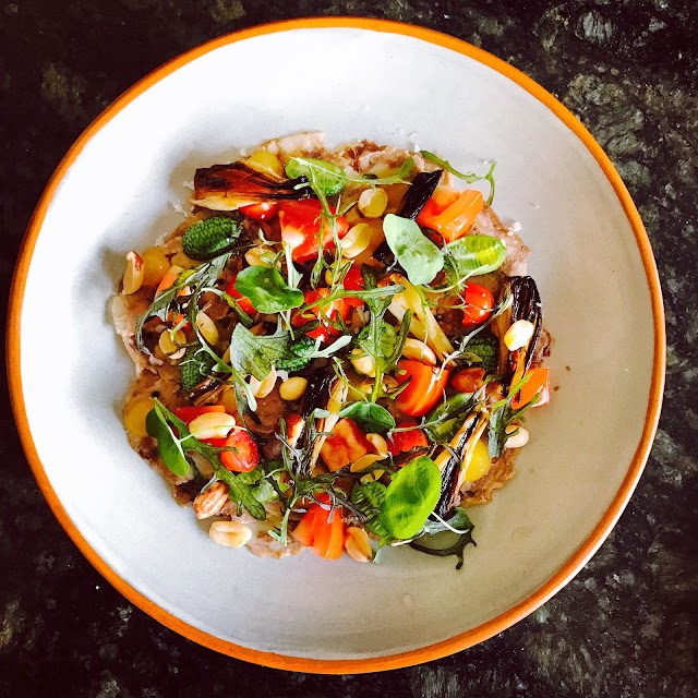 Tikuun Comedor Local