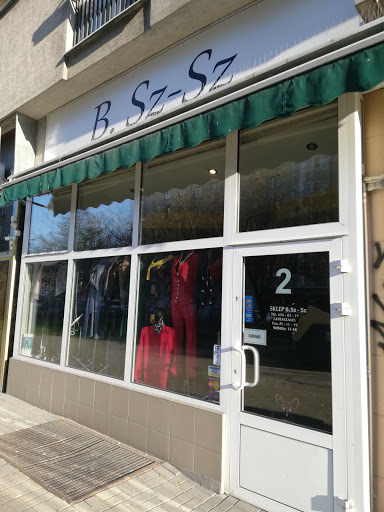Sklep odzieżowy ""B. Sz-Sz"", konfekcja damska, dawny STYL