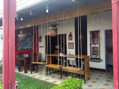 Photos of Mananis Caf&eacute;