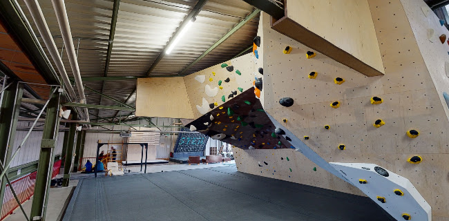 Boulderhalle Steil Karlsruhe - Bouldern in Karlsruhe - Fitnessstudio