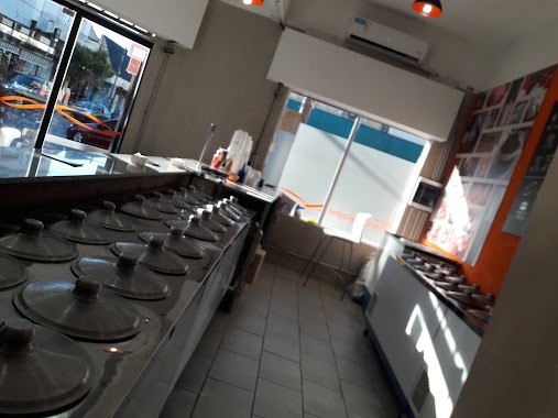 Heladeria Tino's, Author: Gabriel Ravaschio