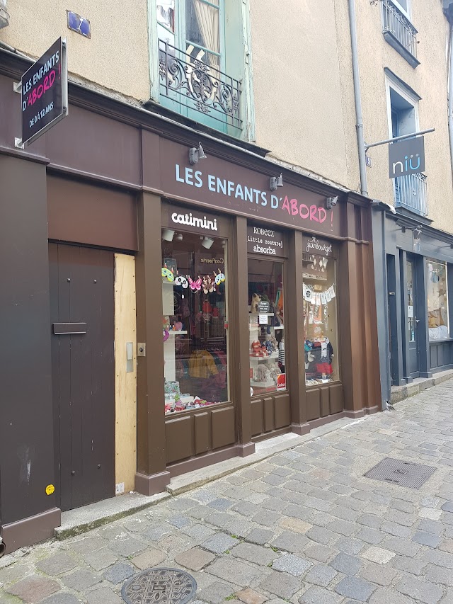 Les Enfants D'Abord!